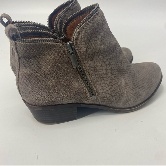 Lucky Brand Bartalino textured suede bootie 7.5 - Picture 2 of 10